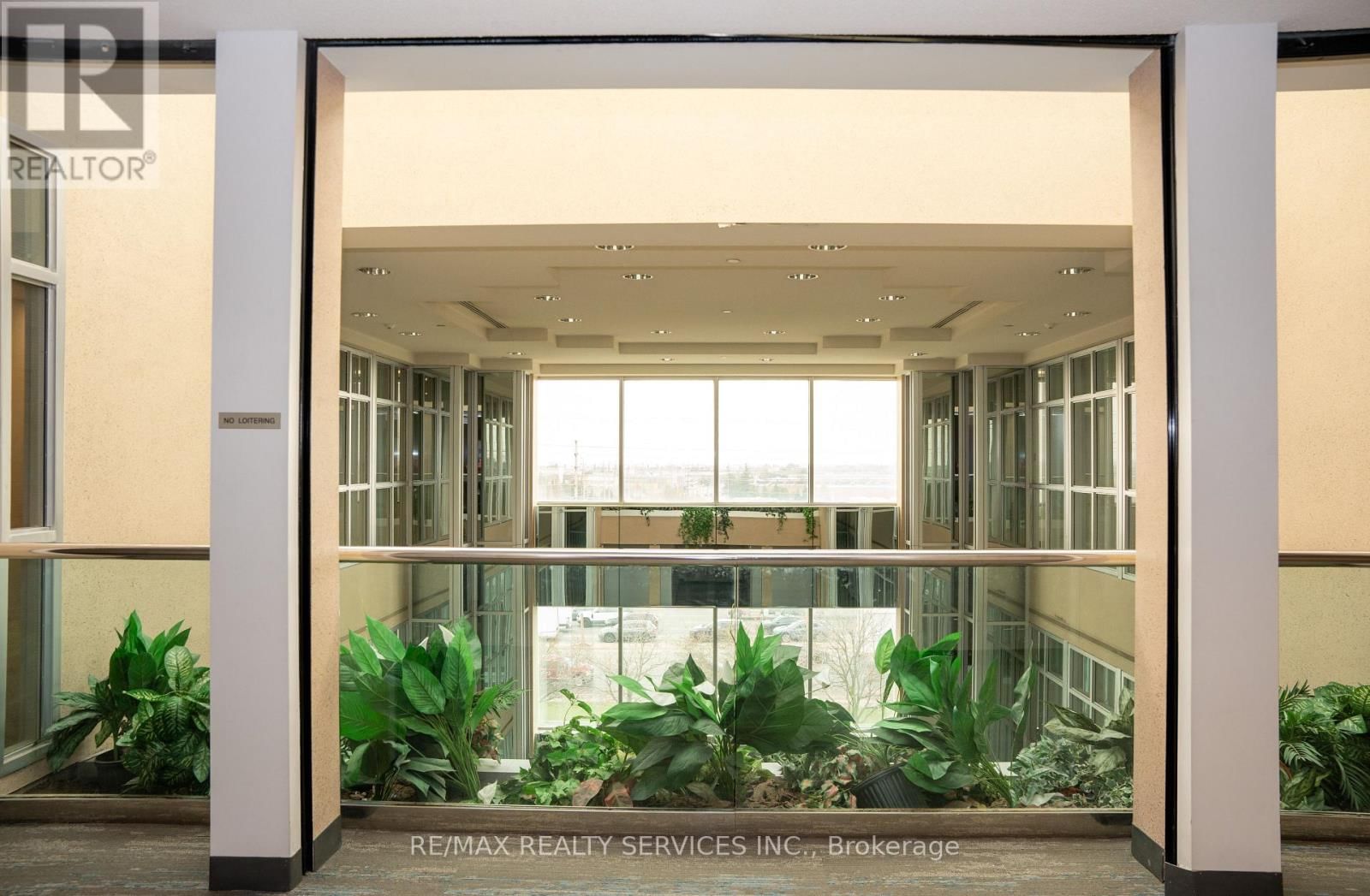 401 - 989 DERRY ROAD Image 6