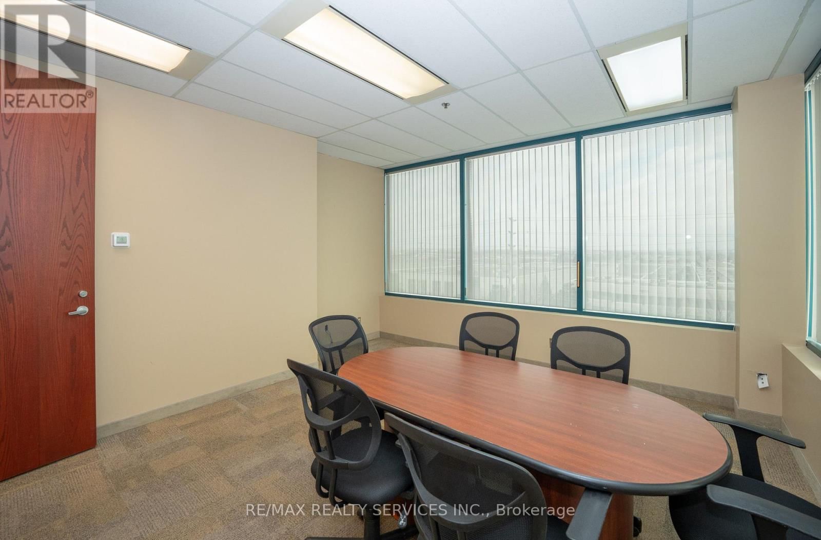 401 - 989 DERRY ROAD Image 8