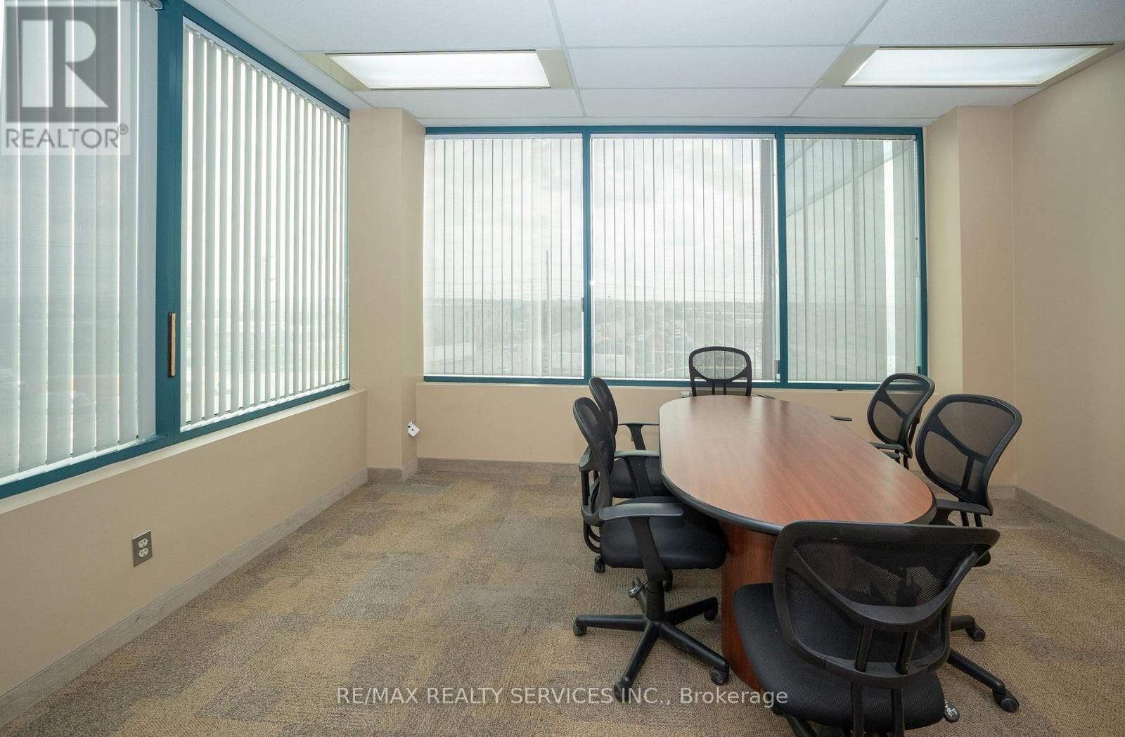 401 - 989 DERRY ROAD Image 9