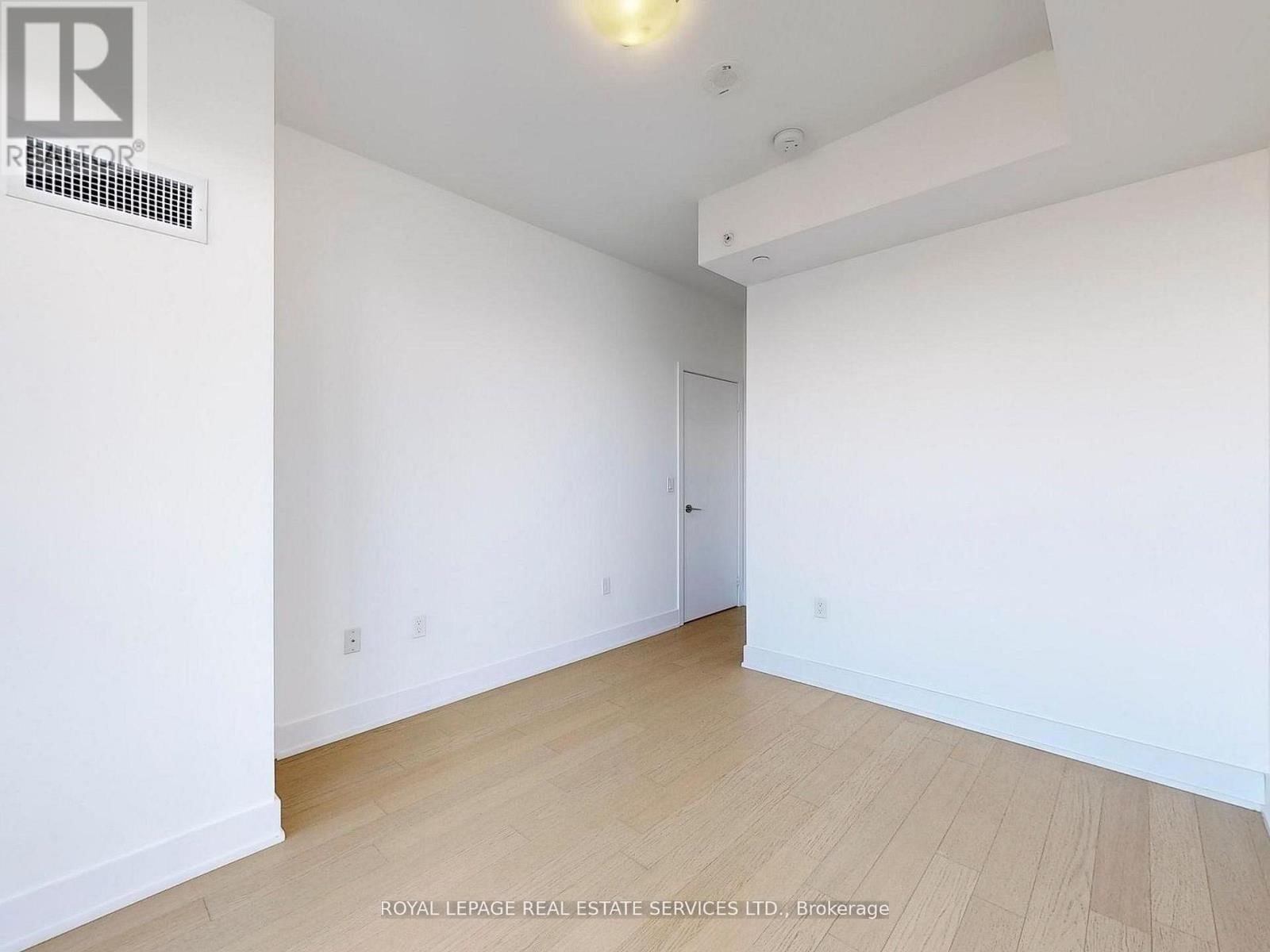 4620 - 30 SHORE BREEZE DRIVE Image 5