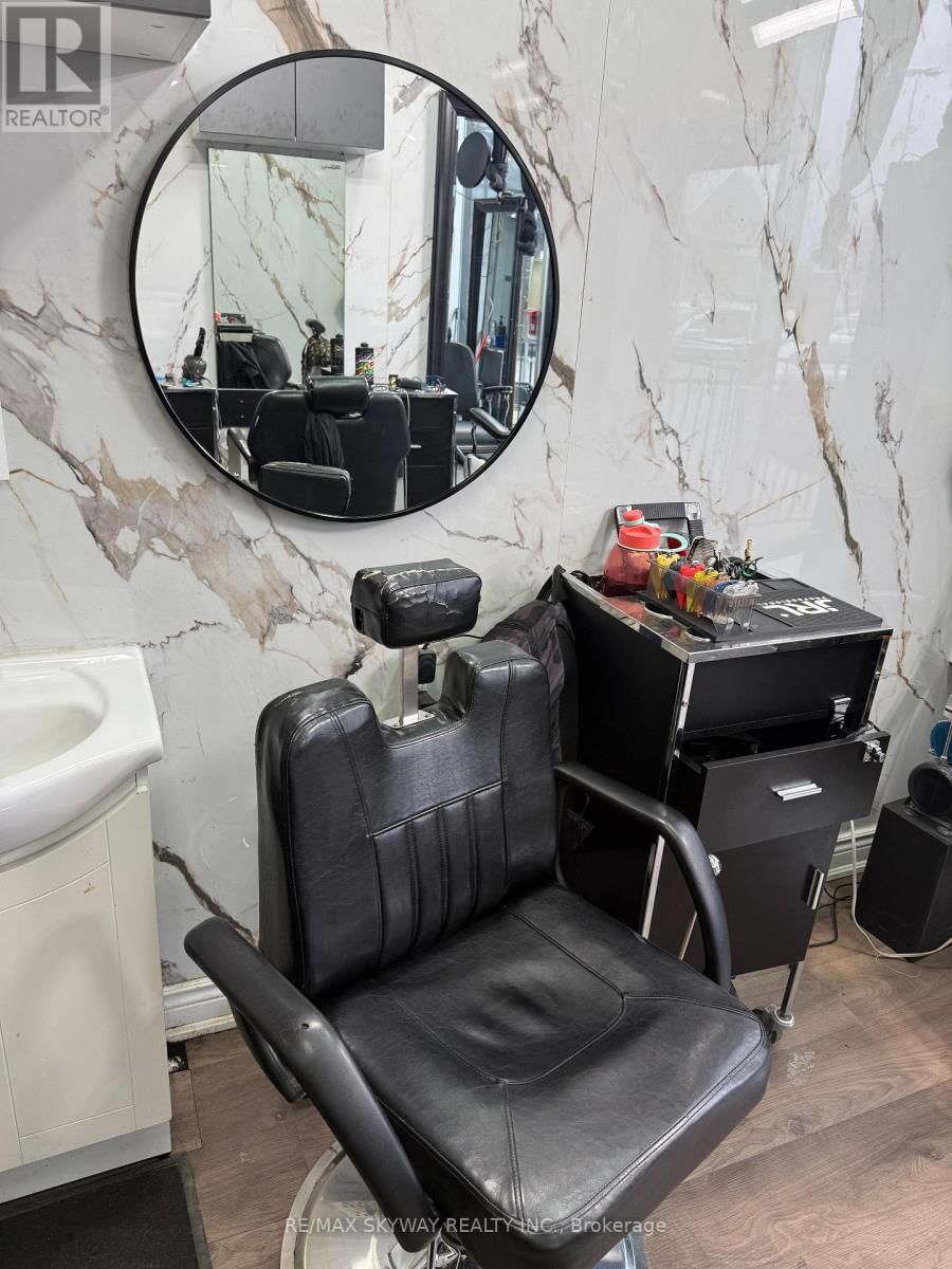 1D17 - 7215 GOREWAY DRIVE Image 4