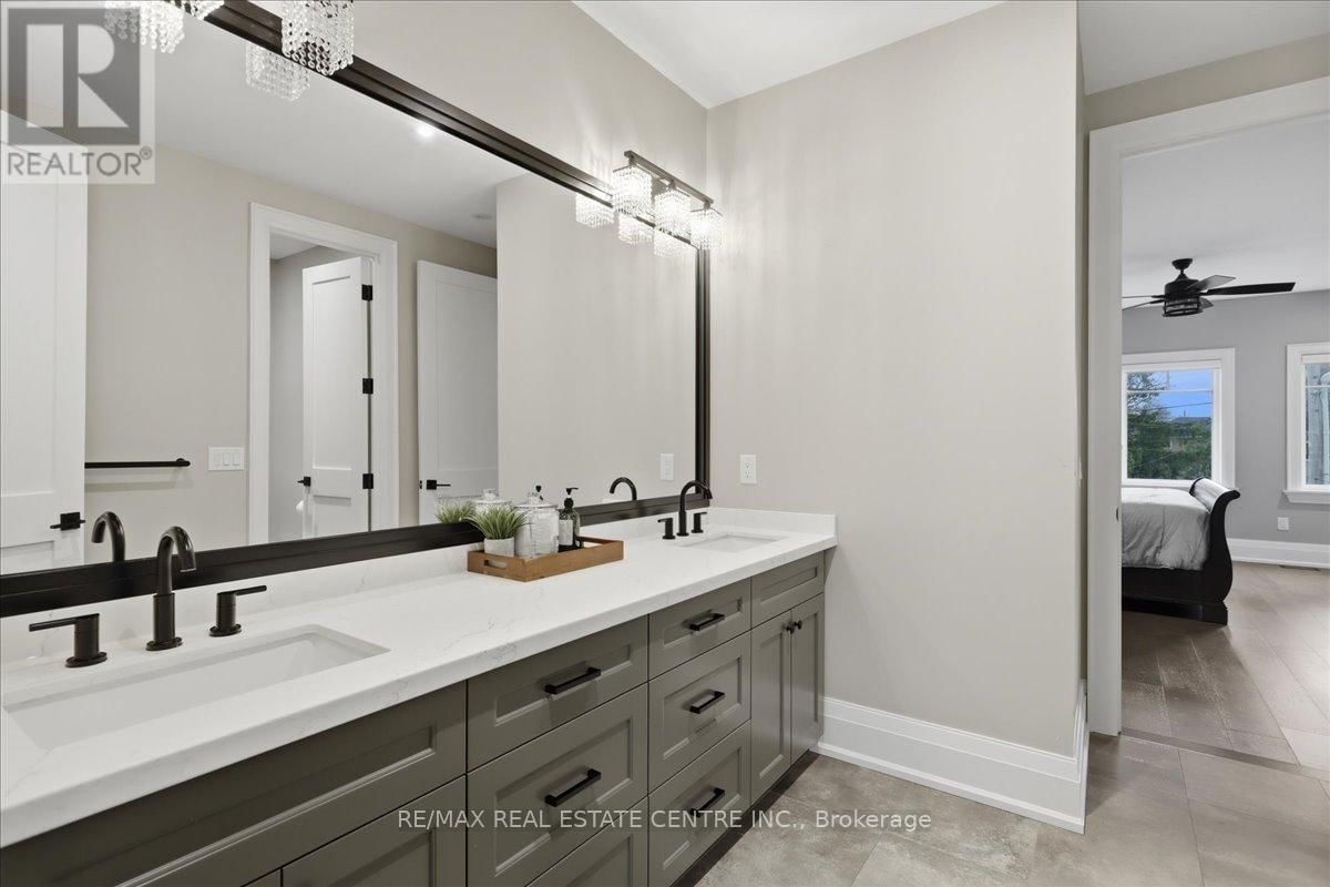 67 ROBERT STREET Image 36