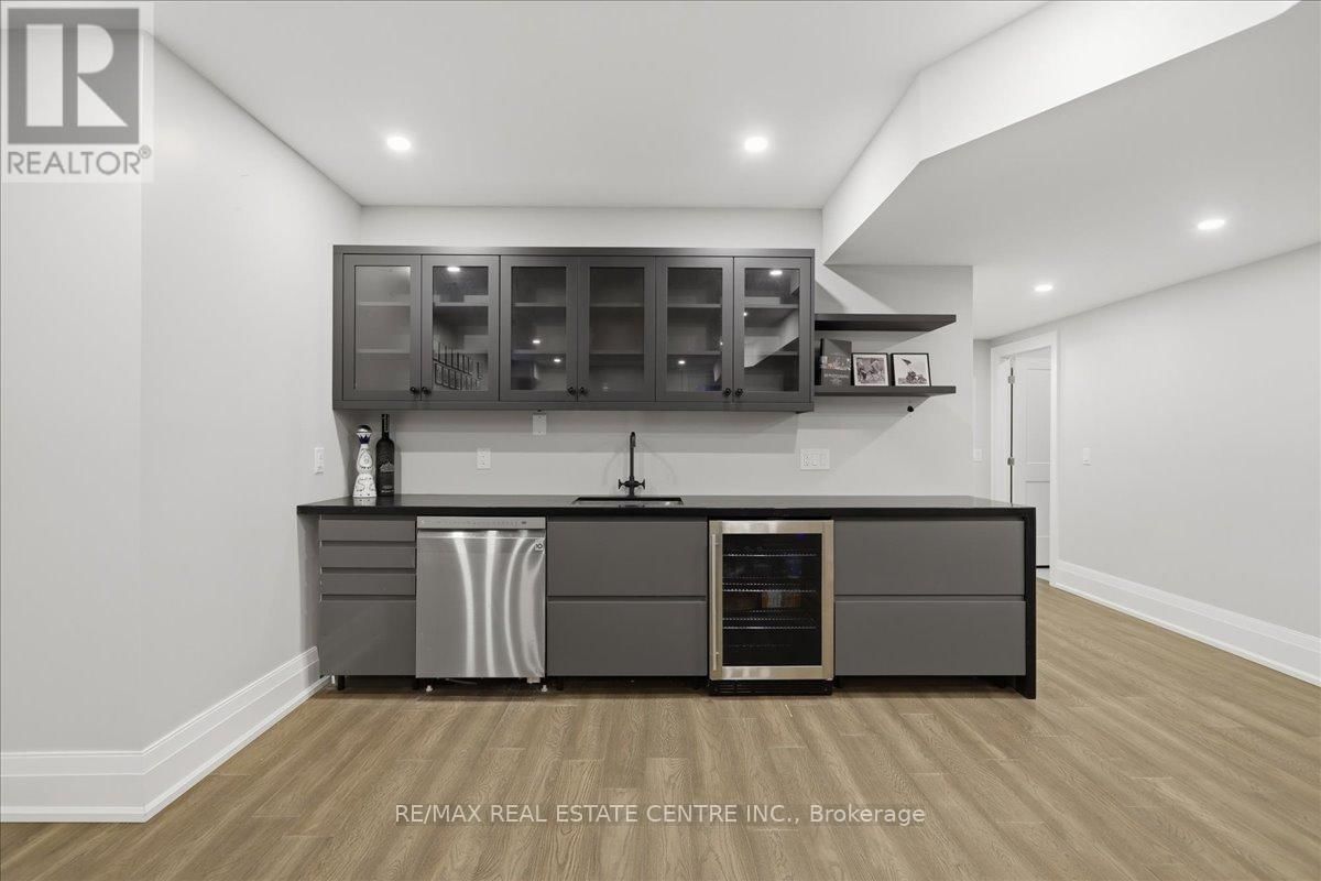 67 ROBERT STREET Image 44