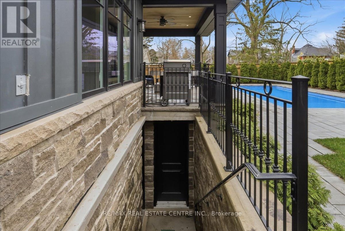 67 ROBERT STREET Image 47