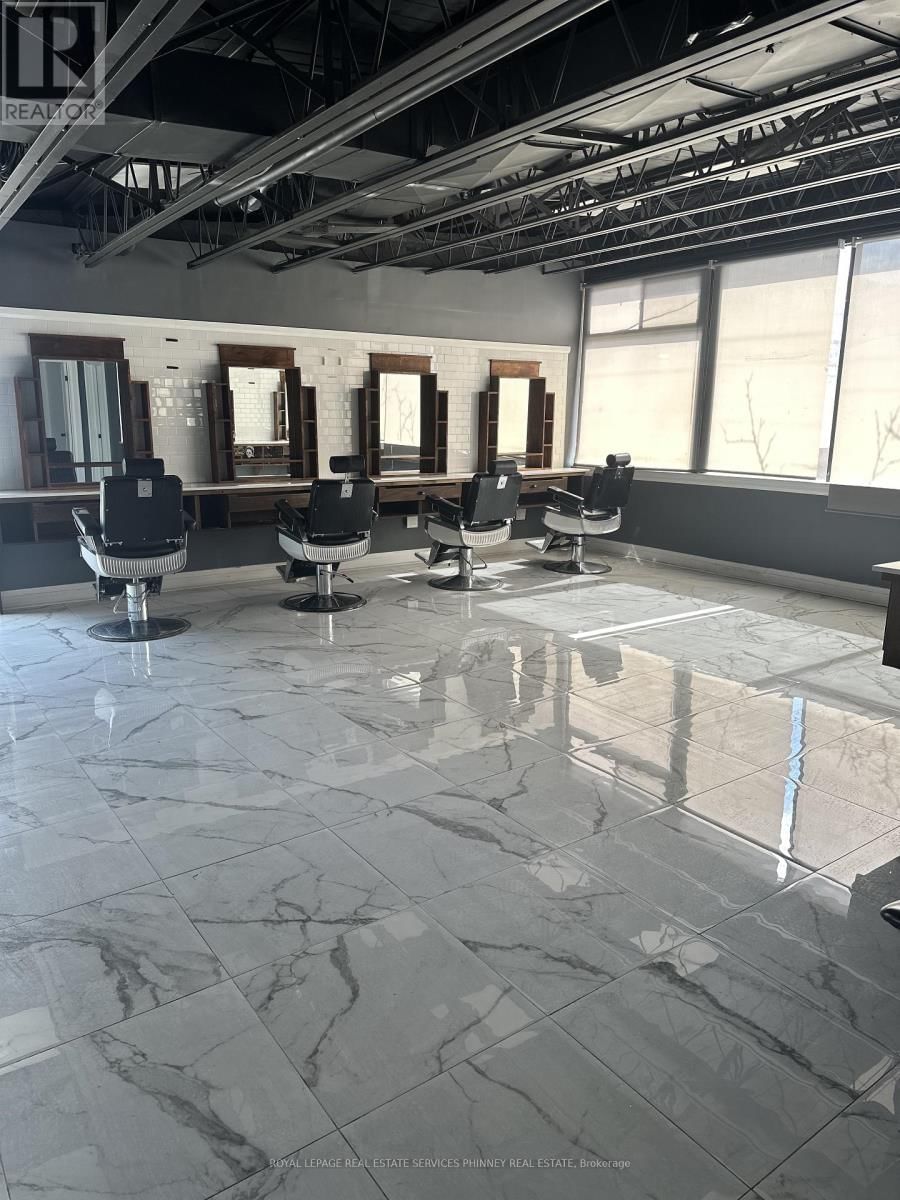 2 - 112 LAKESHORE ROAD EAST Image 1