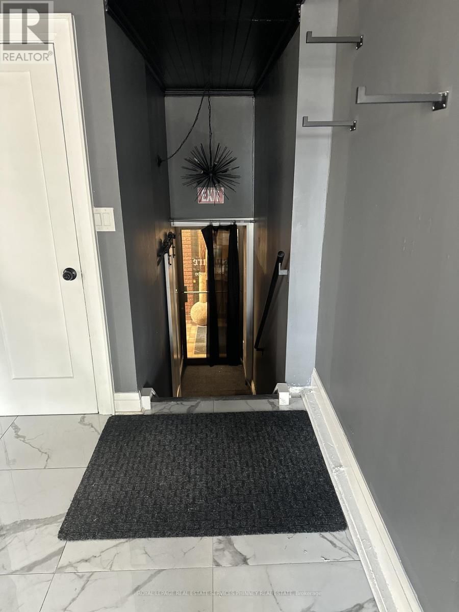 2 - 112 LAKESHORE ROAD EAST Image 4