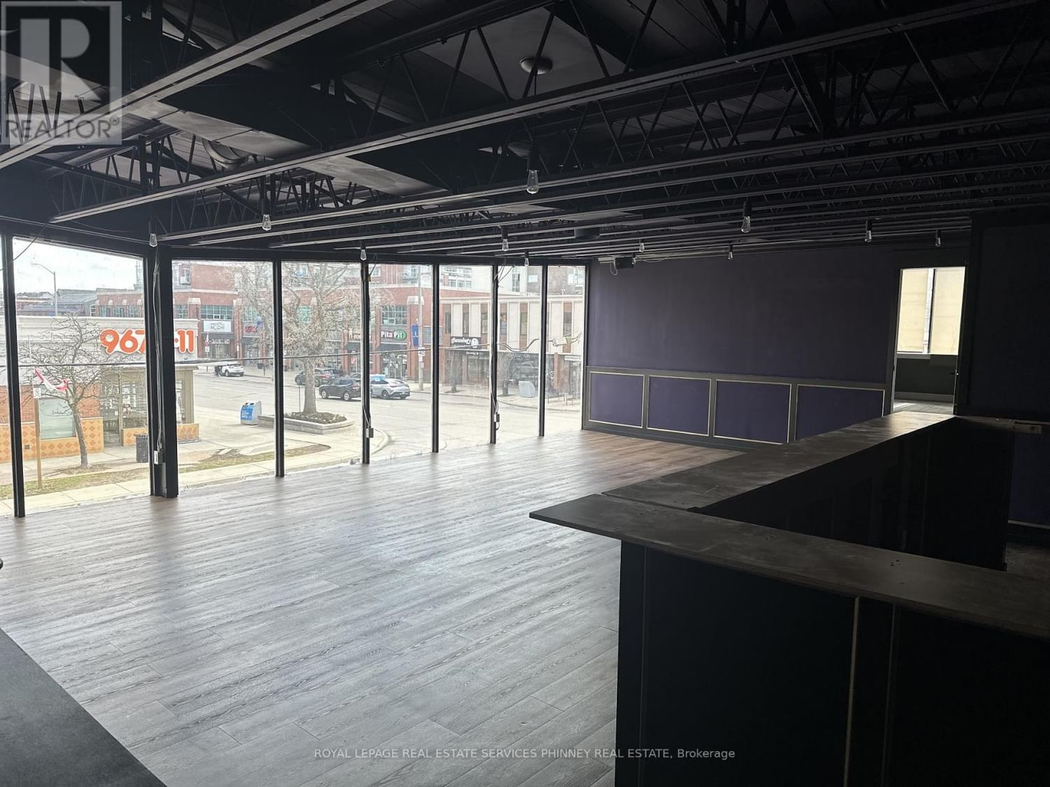 2 - 112 LAKESHORE ROAD EAST Image 5