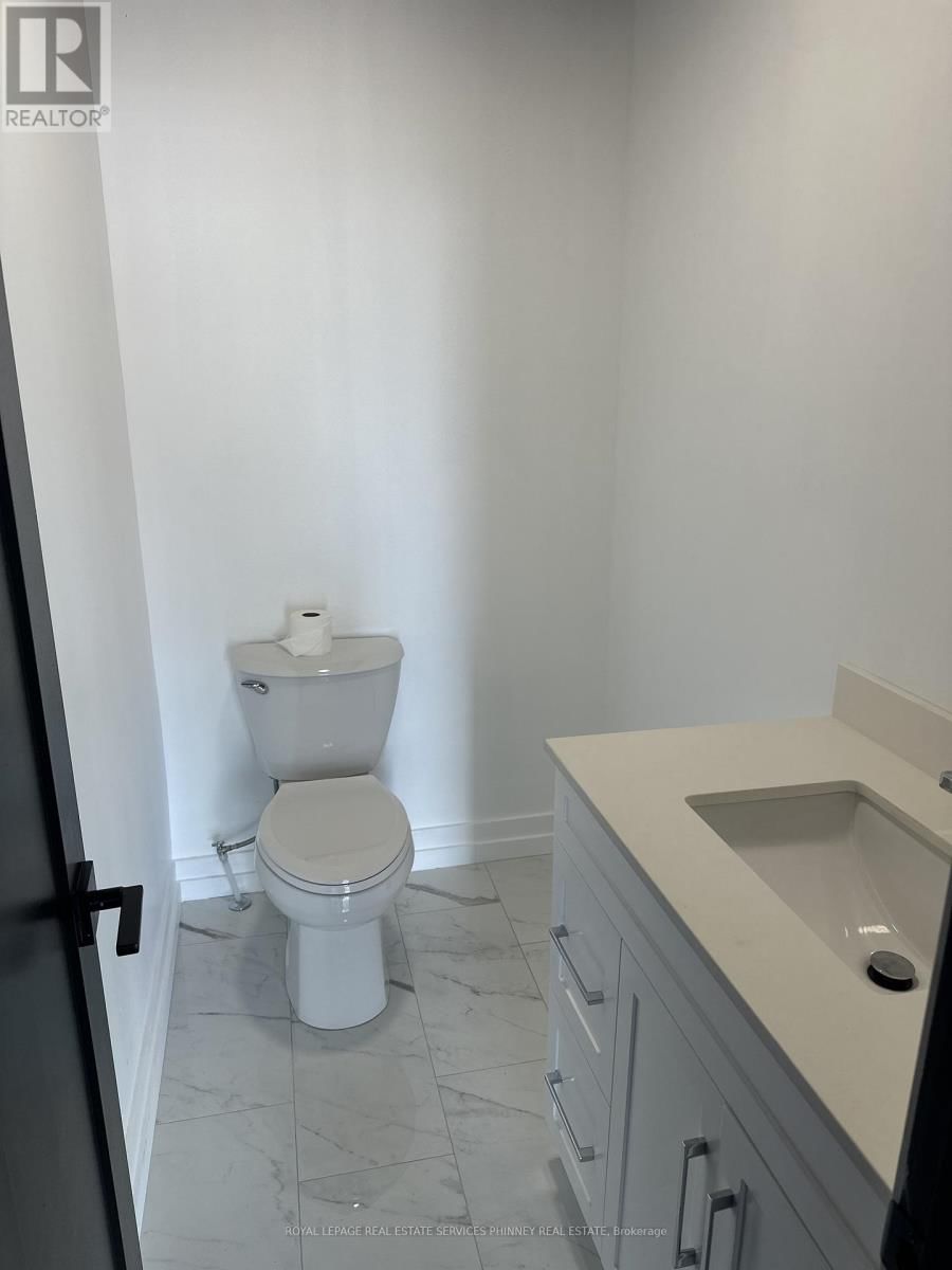 2 - 112 LAKESHORE ROAD EAST Image 6