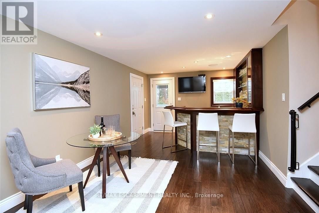 626 VANDERBURGH DRIVE Image 32