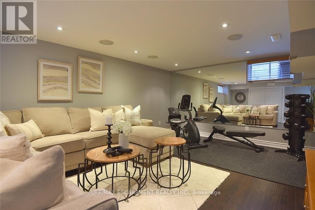 626 VANDERBURGH DRIVE Image 35