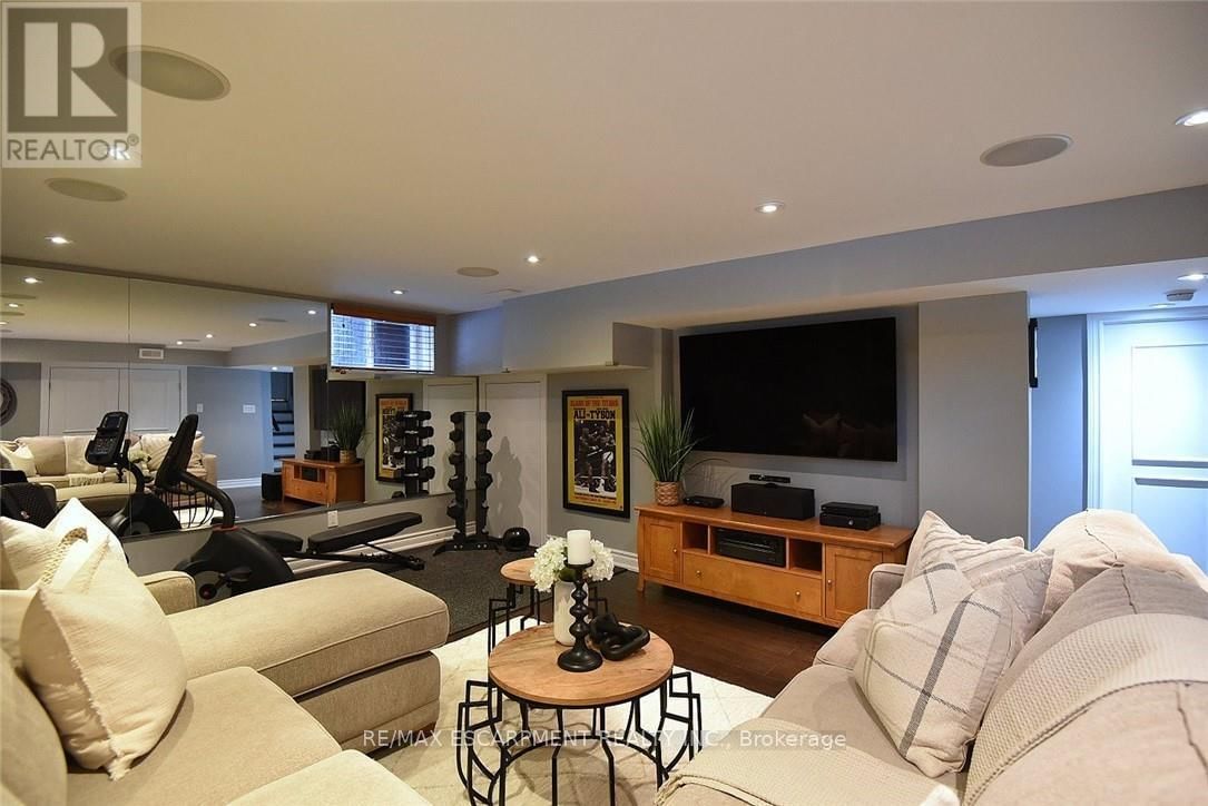 626 VANDERBURGH DRIVE Image 37