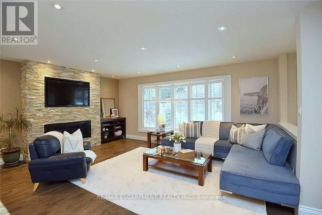 626 VANDERBURGH DRIVE Image 8