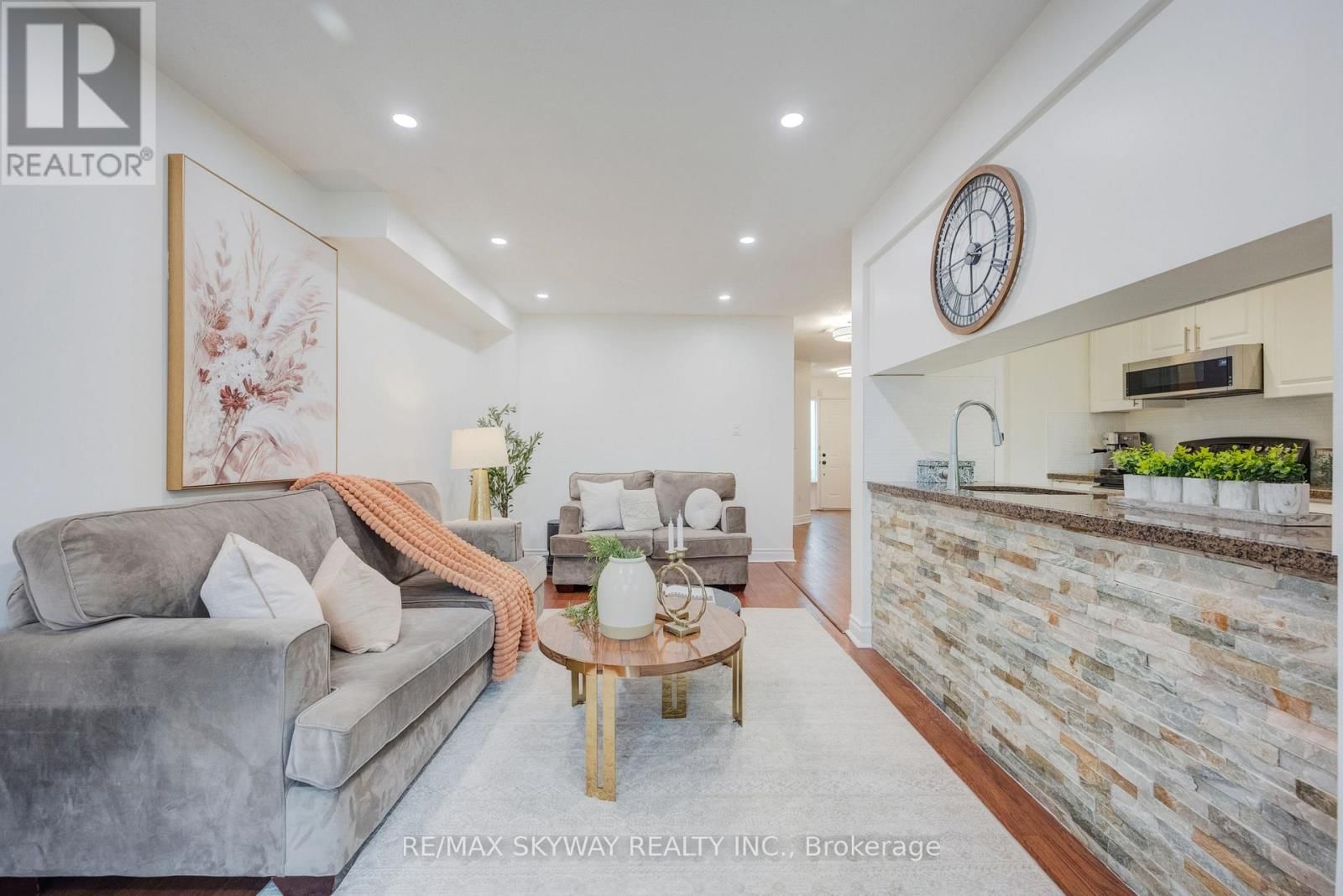 44 - 1485 TORRINGTON DRIVE Image 11