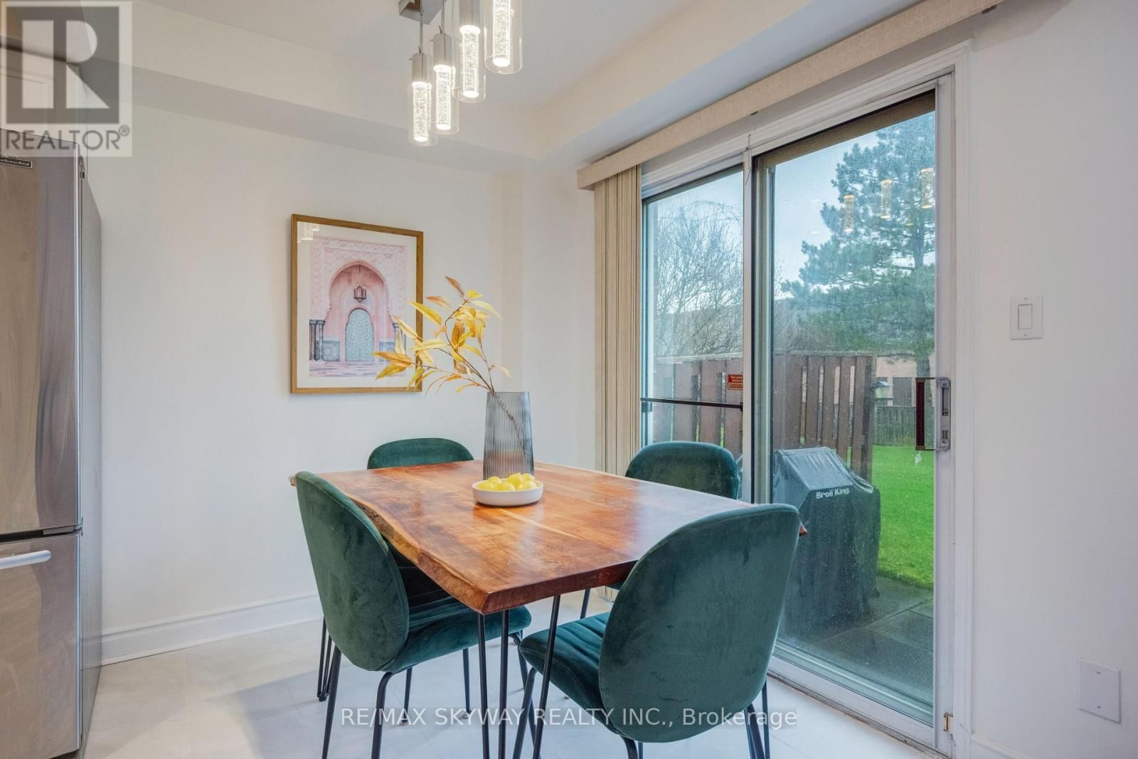 44 - 1485 TORRINGTON DRIVE Image 12