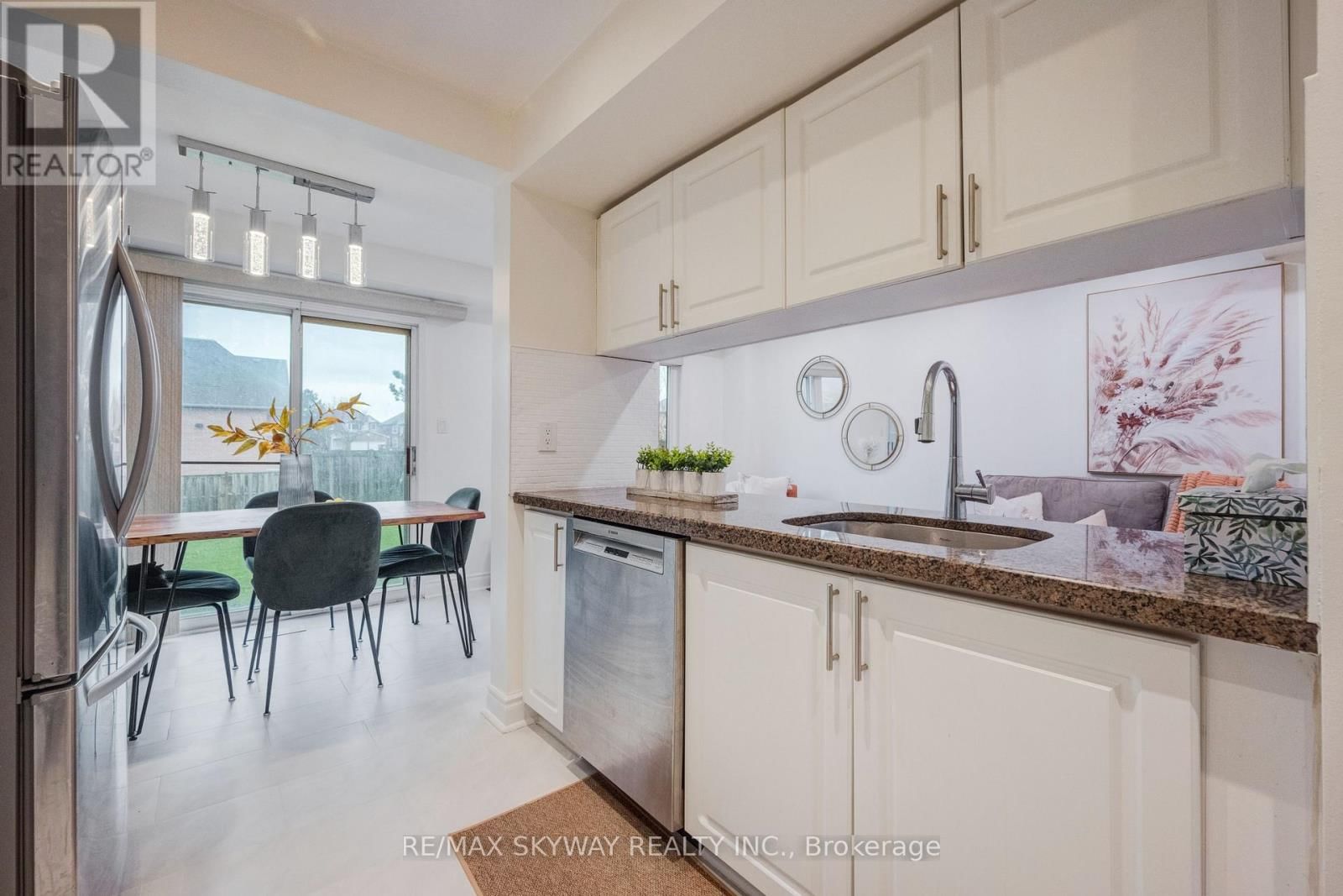 44 - 1485 TORRINGTON DRIVE Image 15