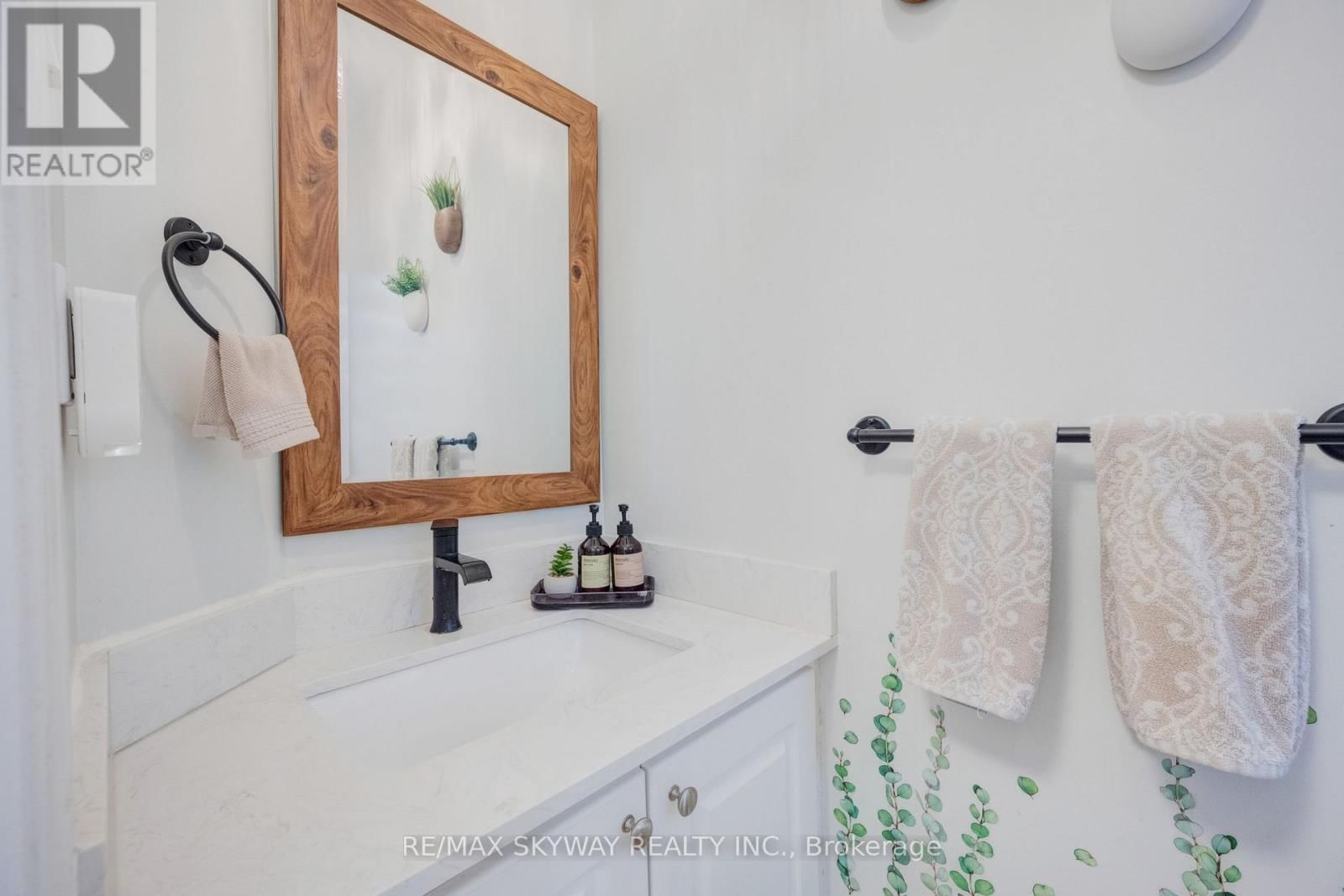 44 - 1485 TORRINGTON DRIVE Image 18