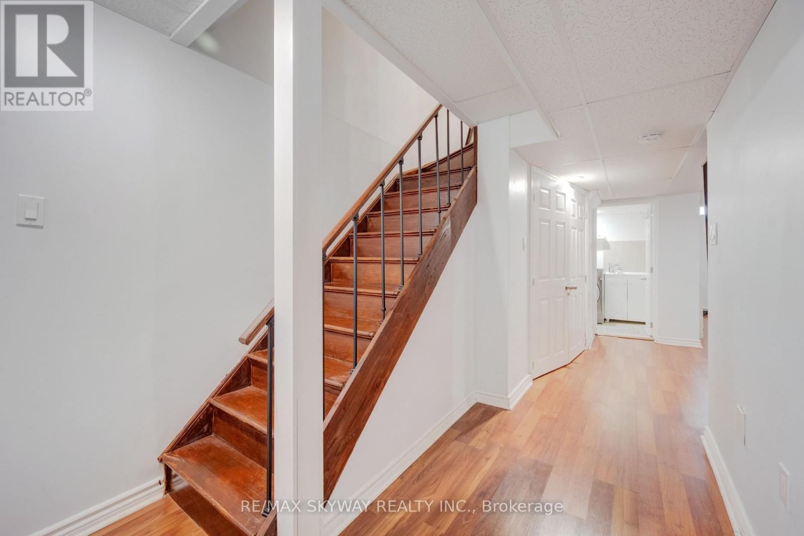 44 - 1485 TORRINGTON DRIVE Image 32