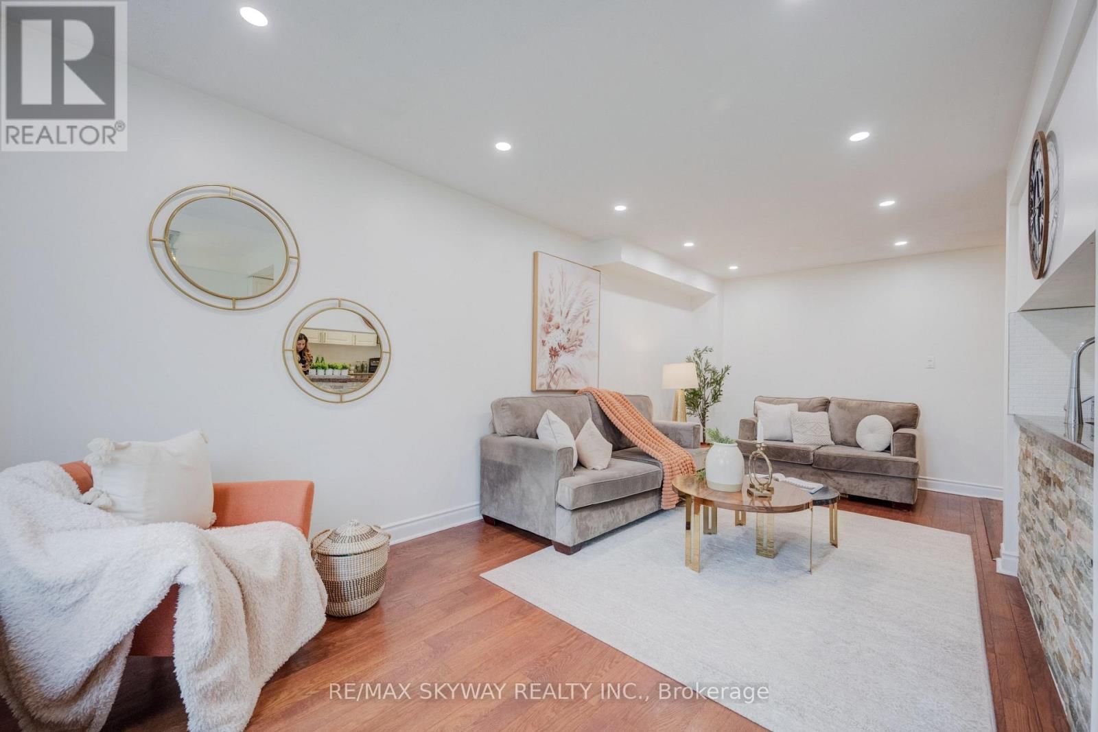 44 - 1485 TORRINGTON DRIVE Image 9