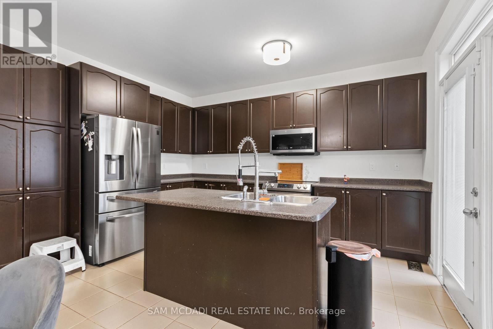 53 LORENVILLE DRIVE Image 10