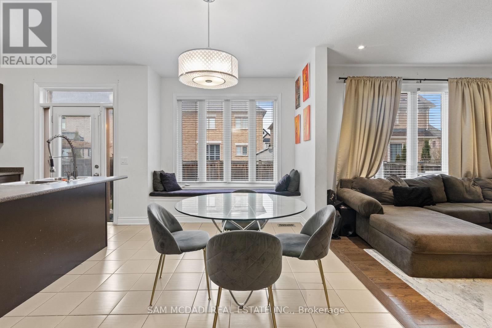 53 LORENVILLE DRIVE Image 12