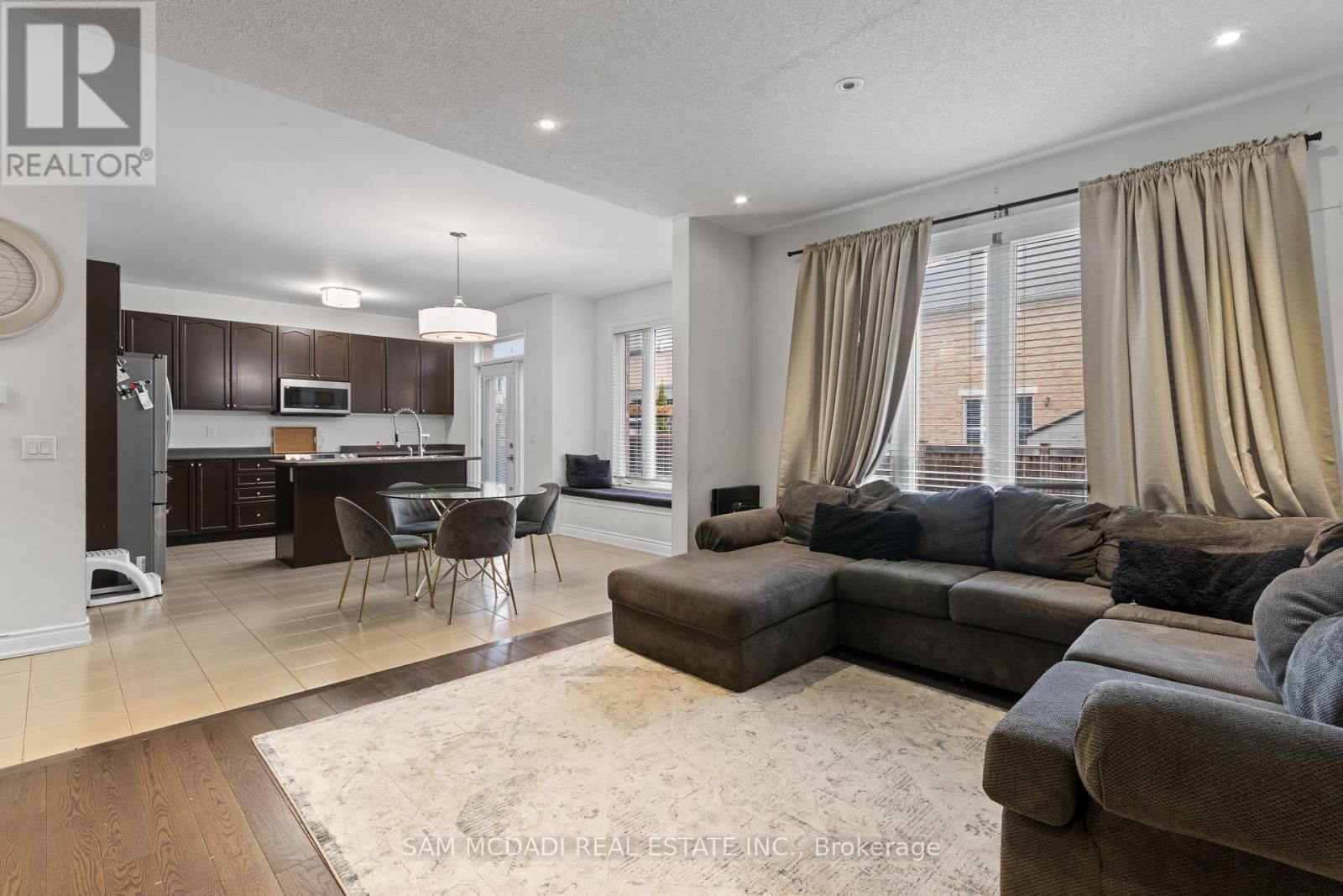 53 LORENVILLE DRIVE Image 13