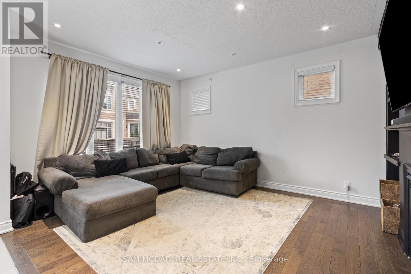 53 LORENVILLE DRIVE Image 14