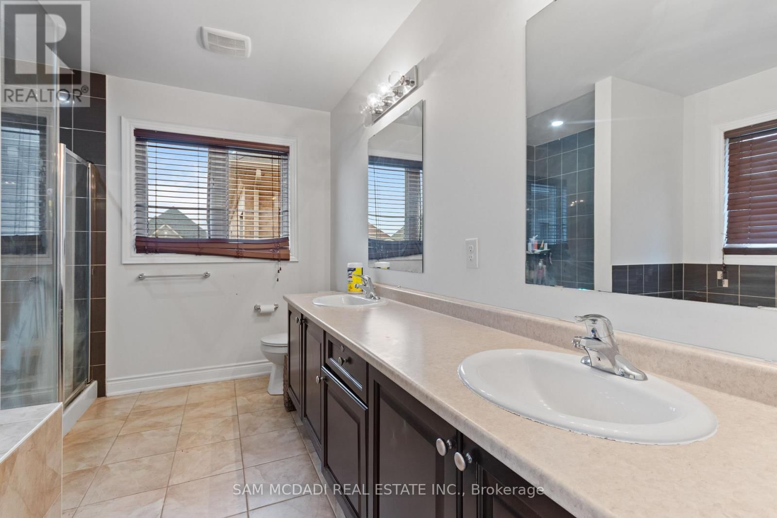 53 LORENVILLE DRIVE Image 19