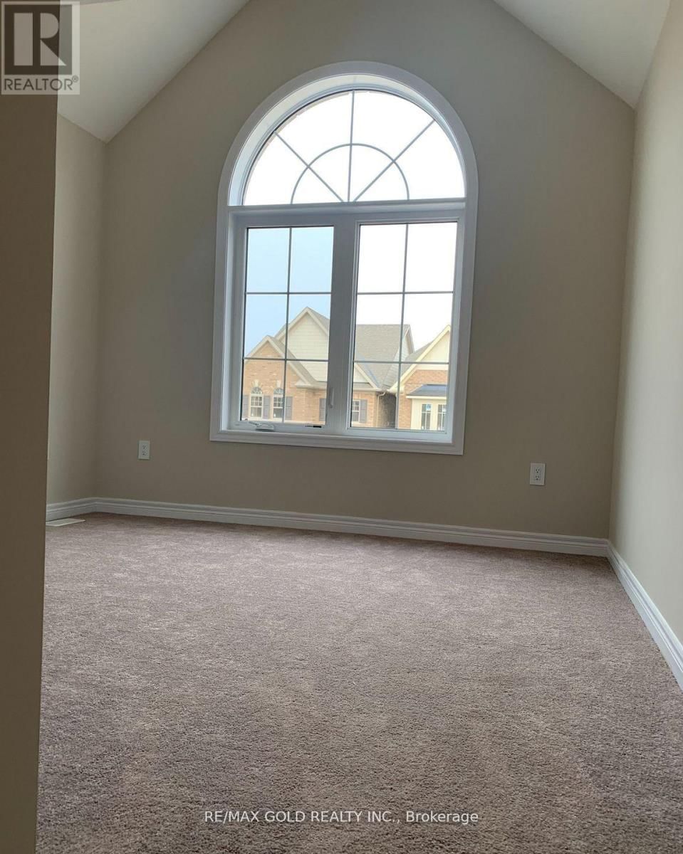 140 FINEGAN CIRCLE Image 10