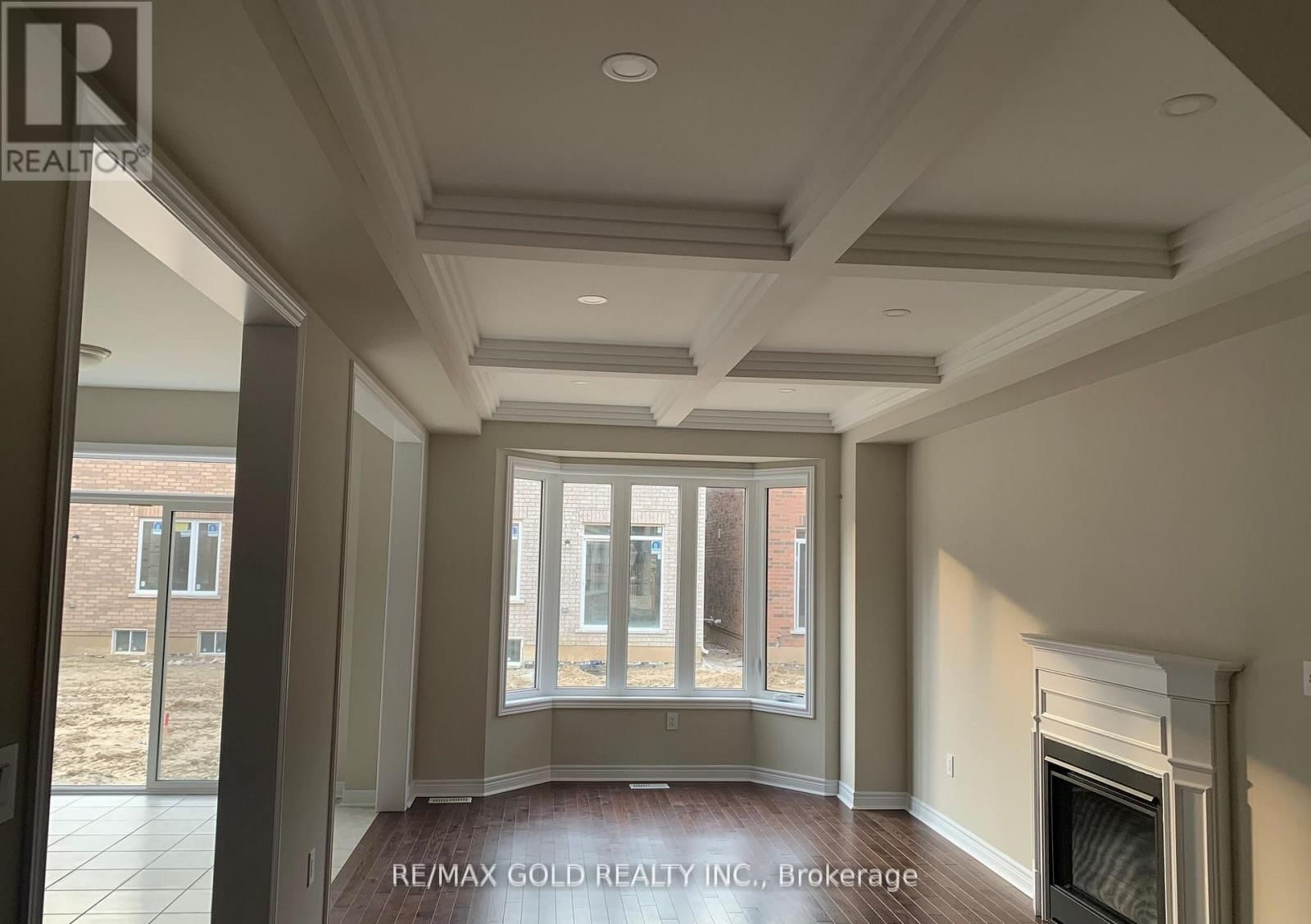 140 FINEGAN CIRCLE Image 9