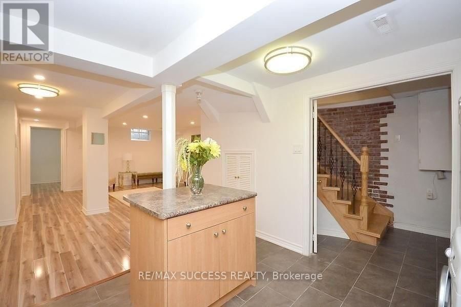 422 SILVERTHORNE CRESCENT Image 3