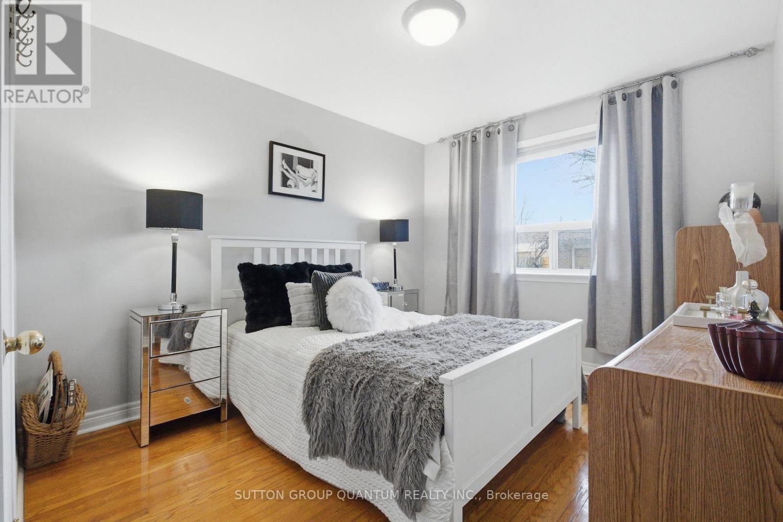 1257 ALEXANDRA AVENUE Image 18