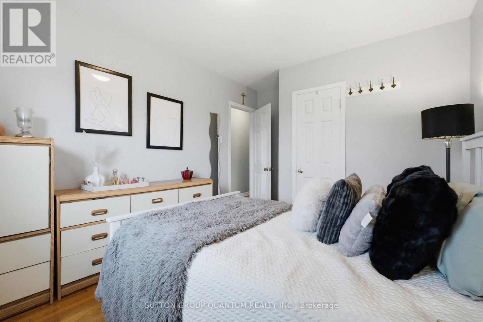 1257 ALEXANDRA AVENUE Image 19