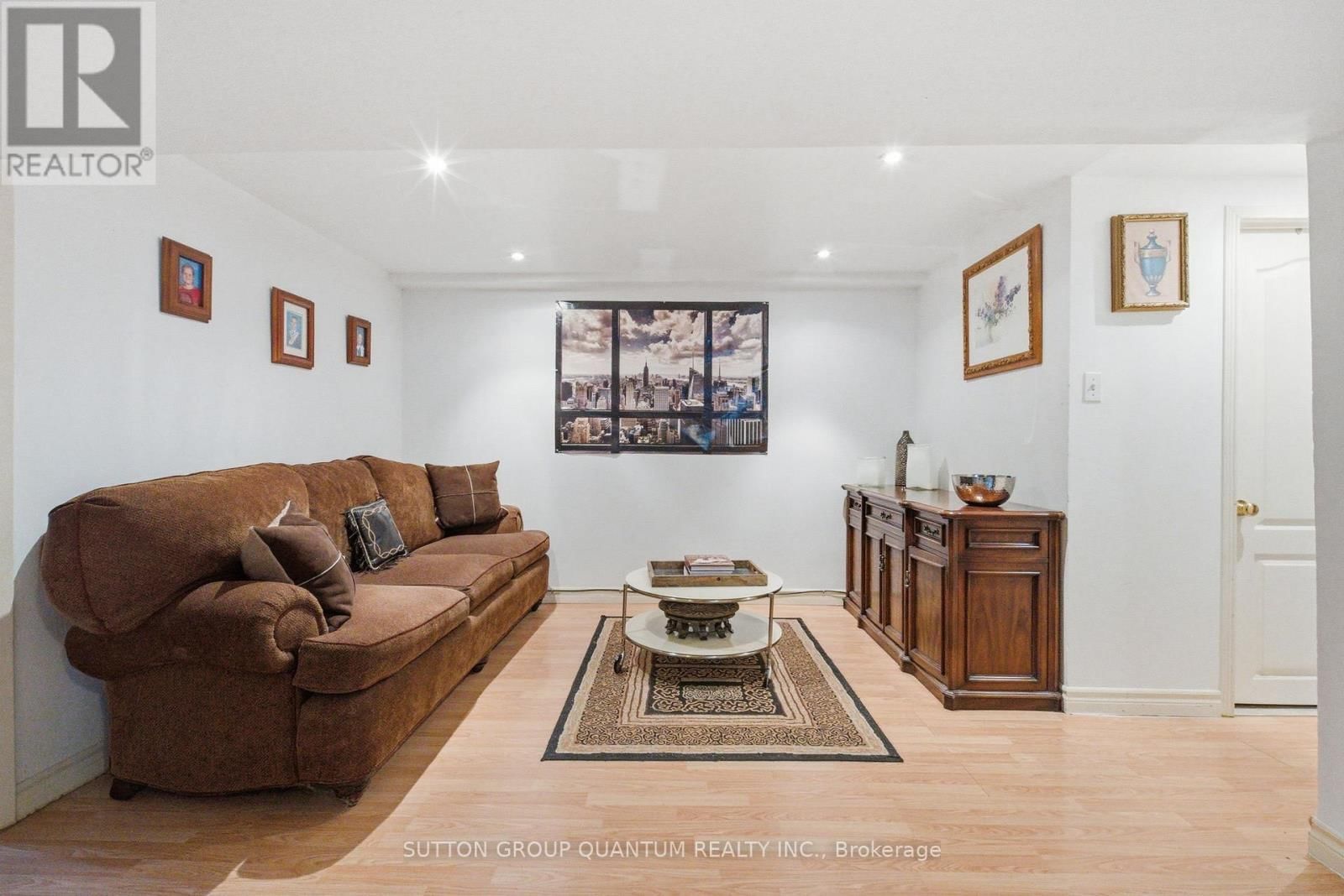 1257 ALEXANDRA AVENUE Image 28