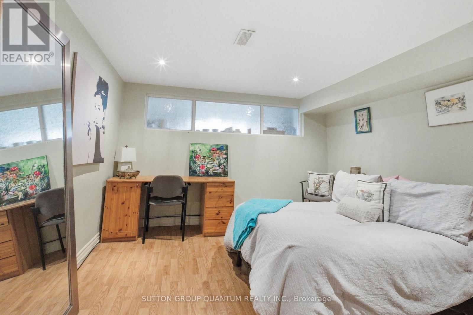 1257 ALEXANDRA AVENUE Image 31