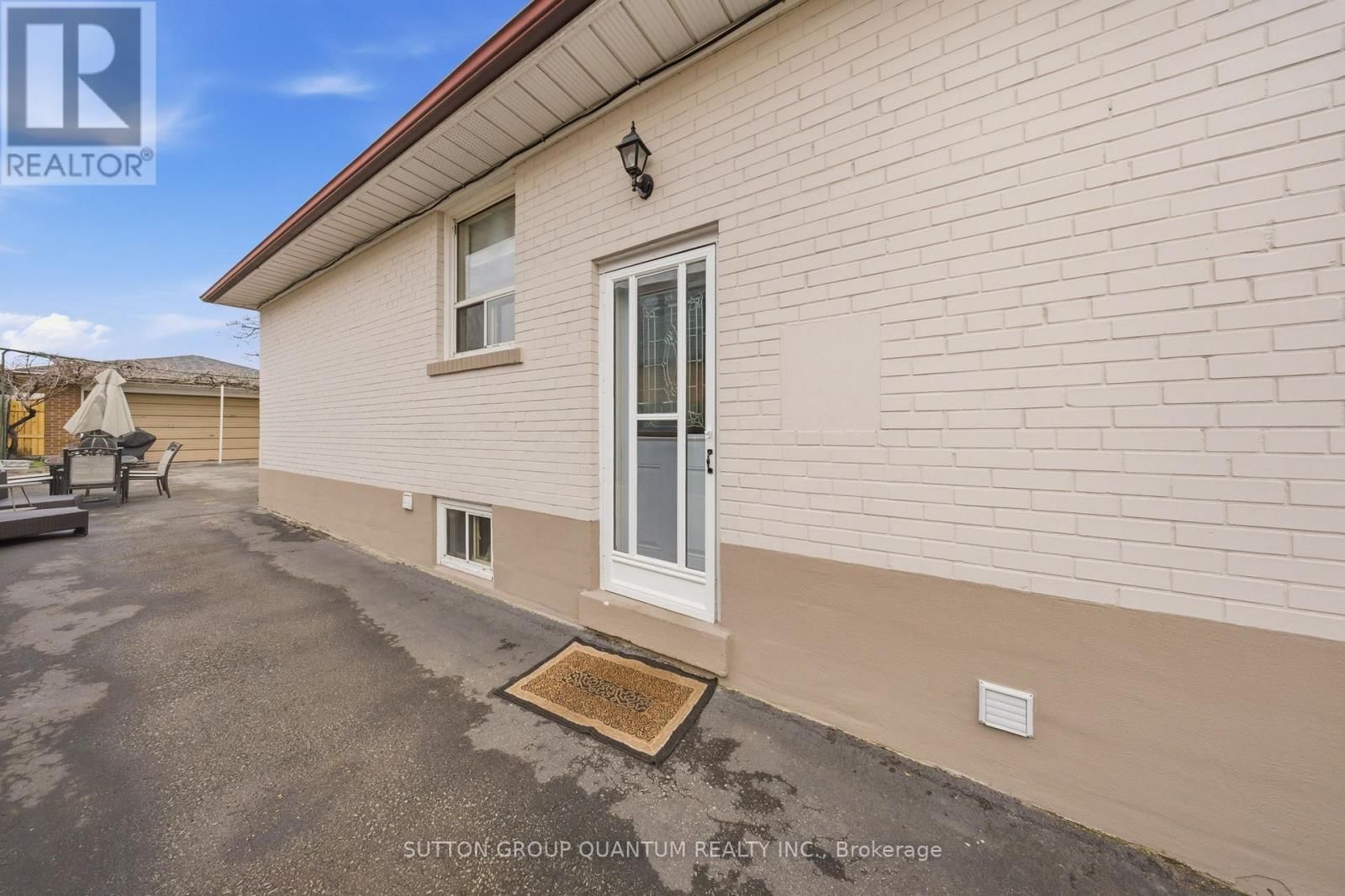 1257 ALEXANDRA AVENUE Image 38