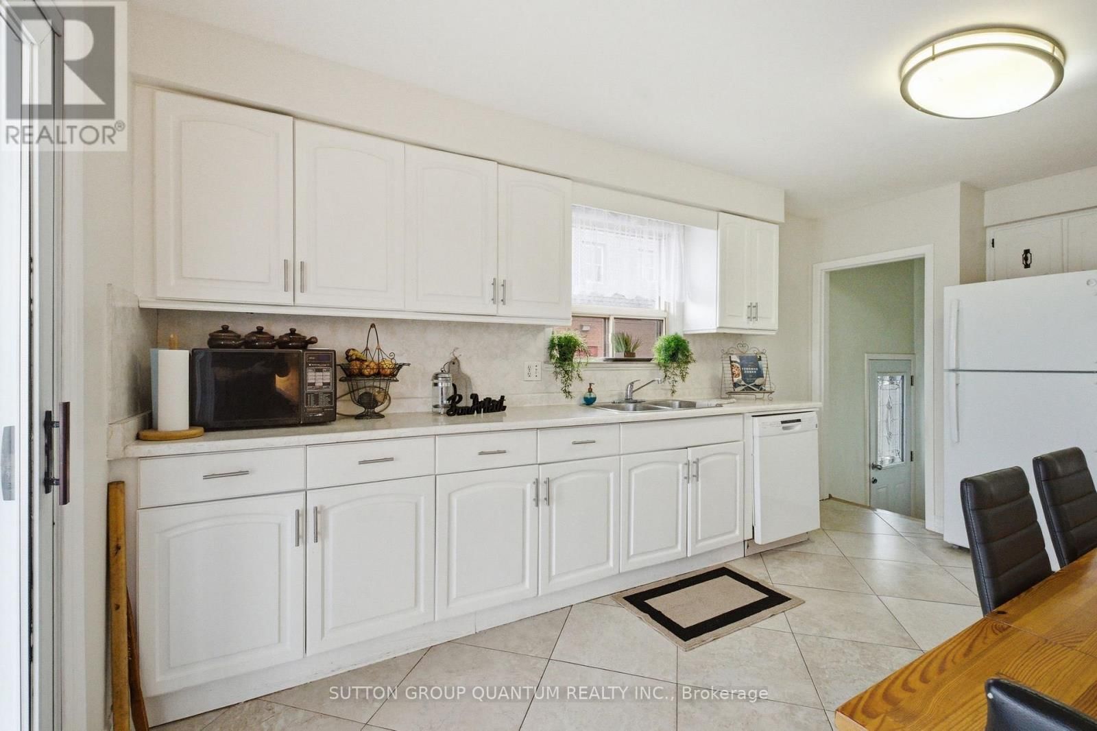 1257 ALEXANDRA AVENUE Image 9