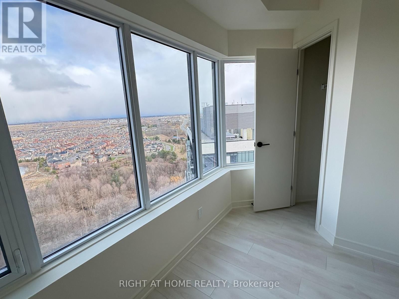 2307 - 8020 DERRY ROAD Image 9