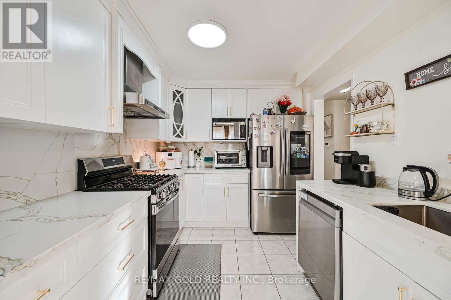 30 WICKSTEAD COURT Image 10