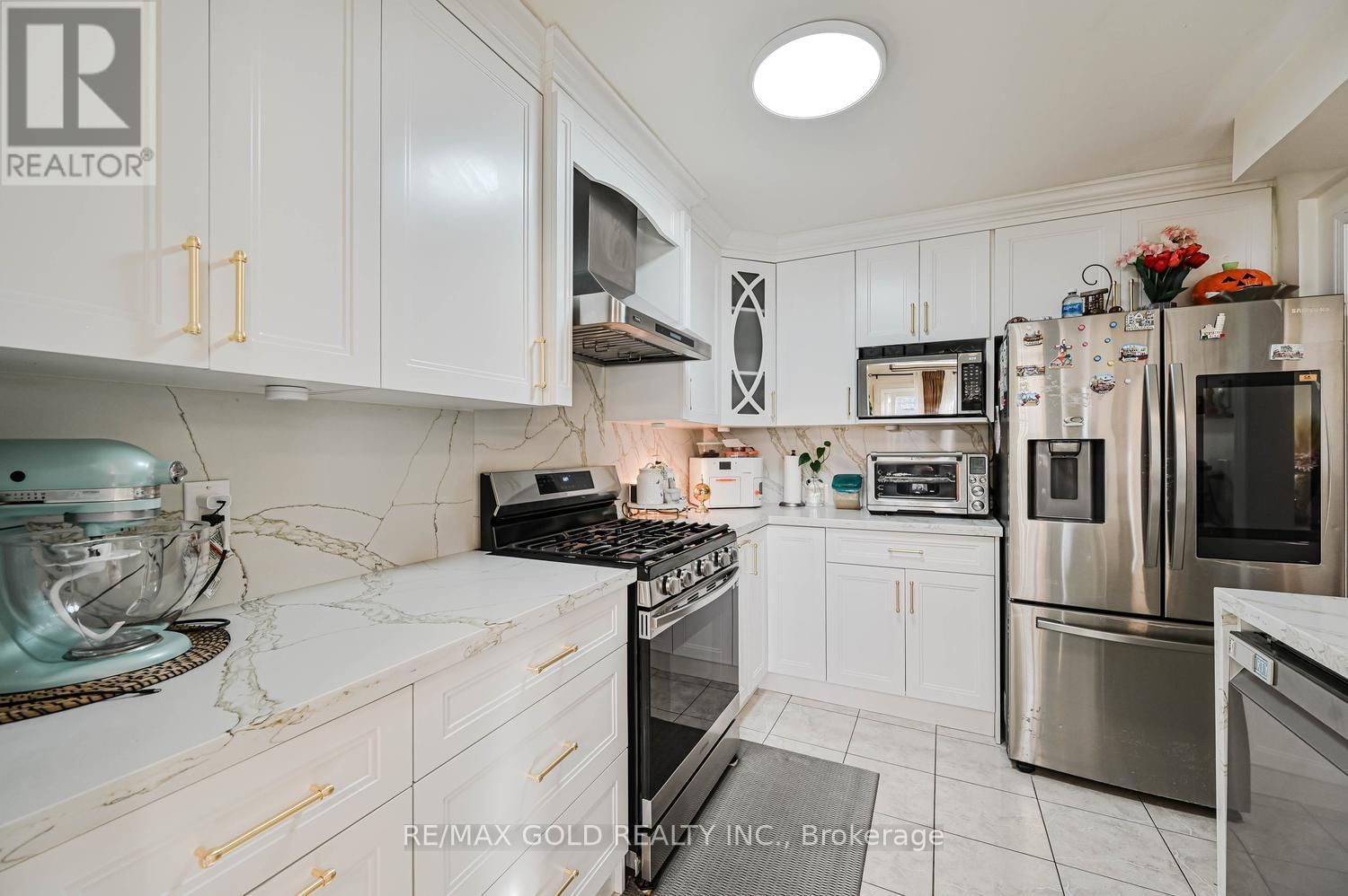 30 WICKSTEAD COURT Image 12