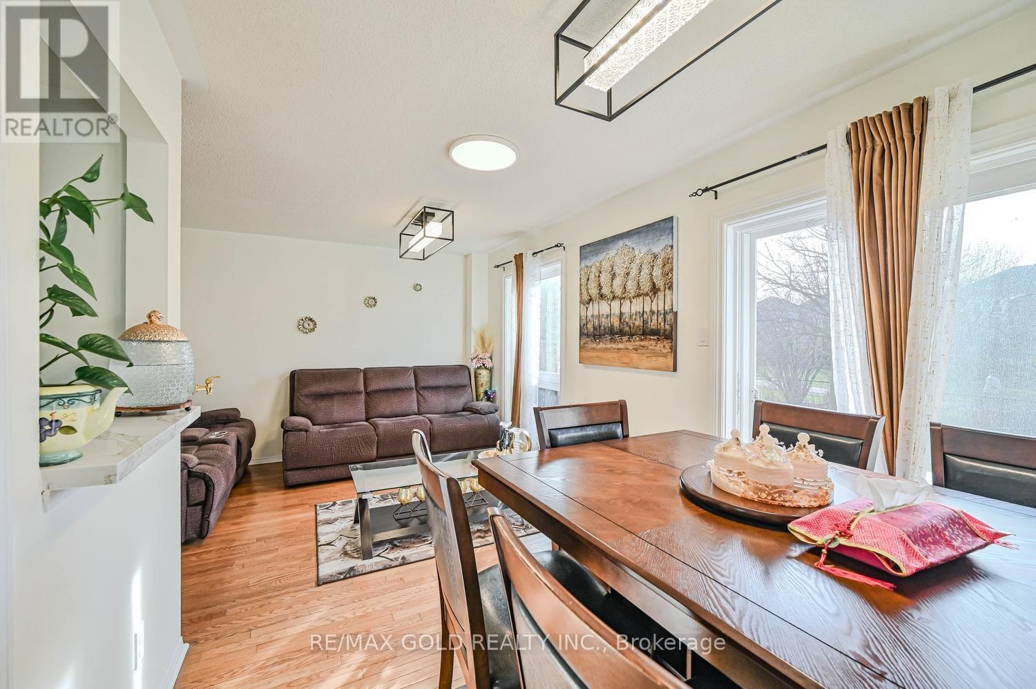 30 WICKSTEAD COURT Image 15