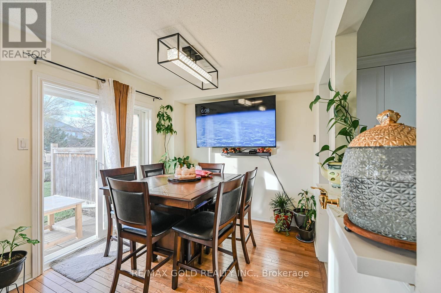 30 WICKSTEAD COURT Image 16