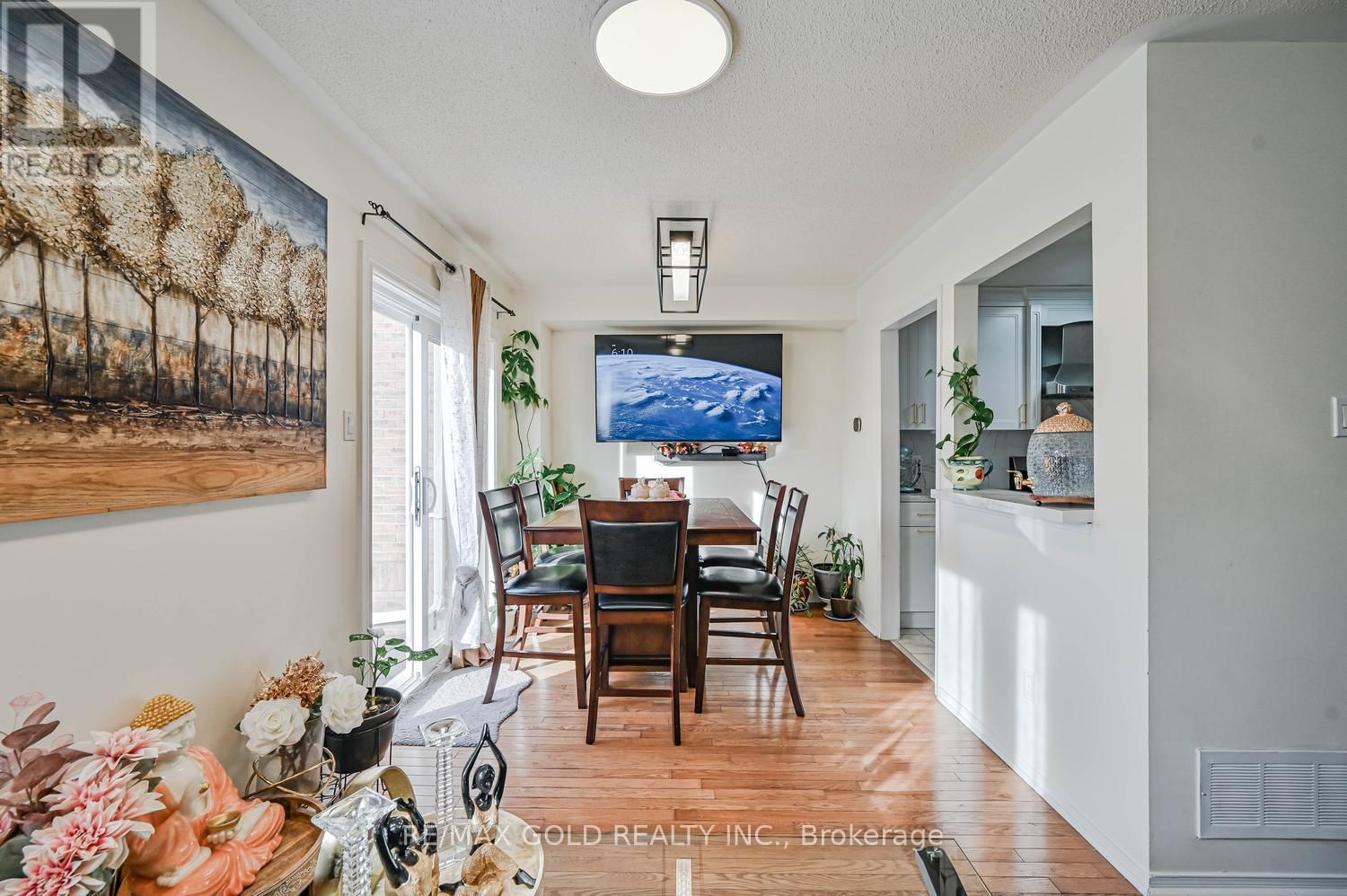 30 WICKSTEAD COURT Image 21