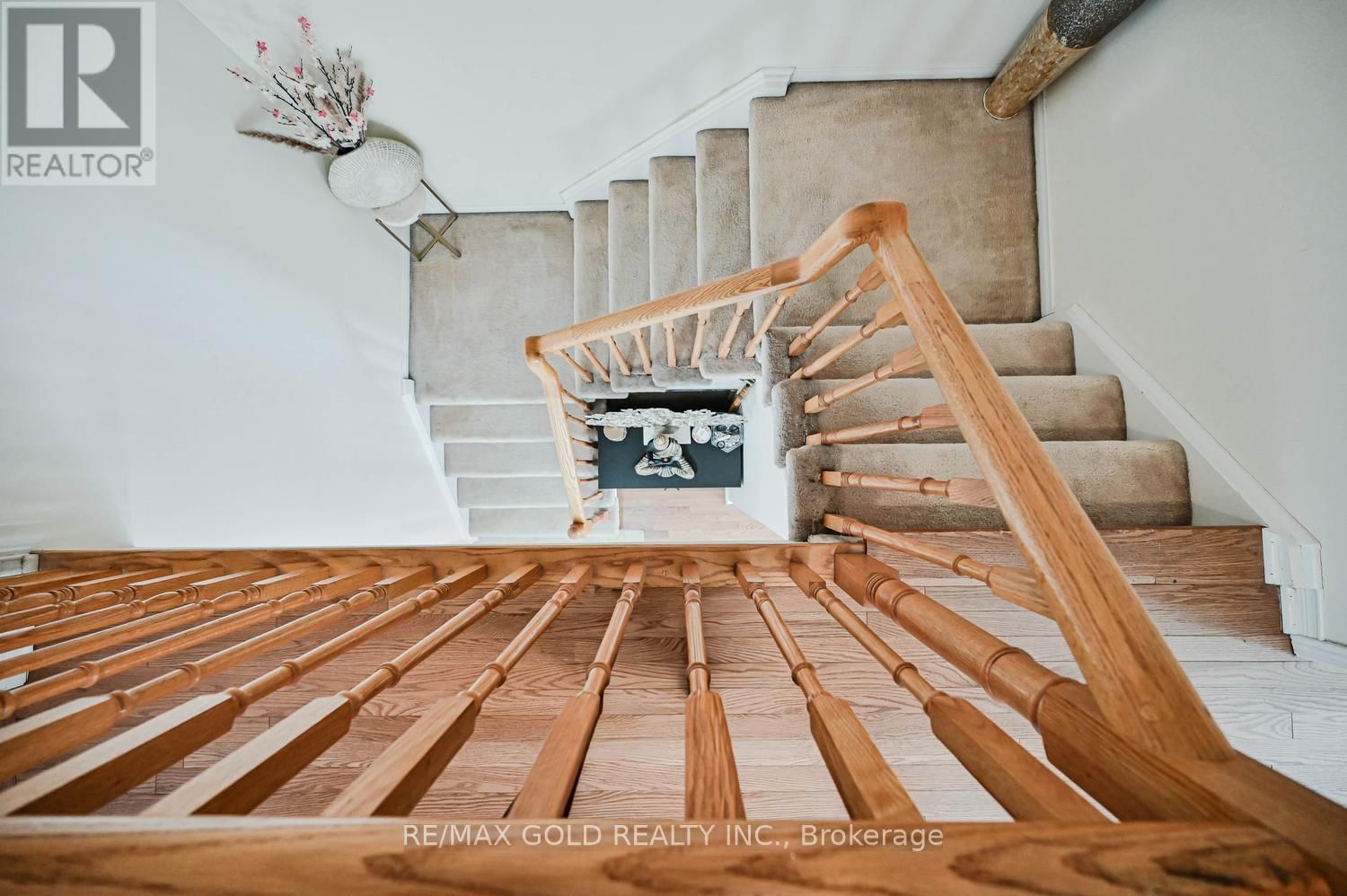 30 WICKSTEAD COURT Image 25