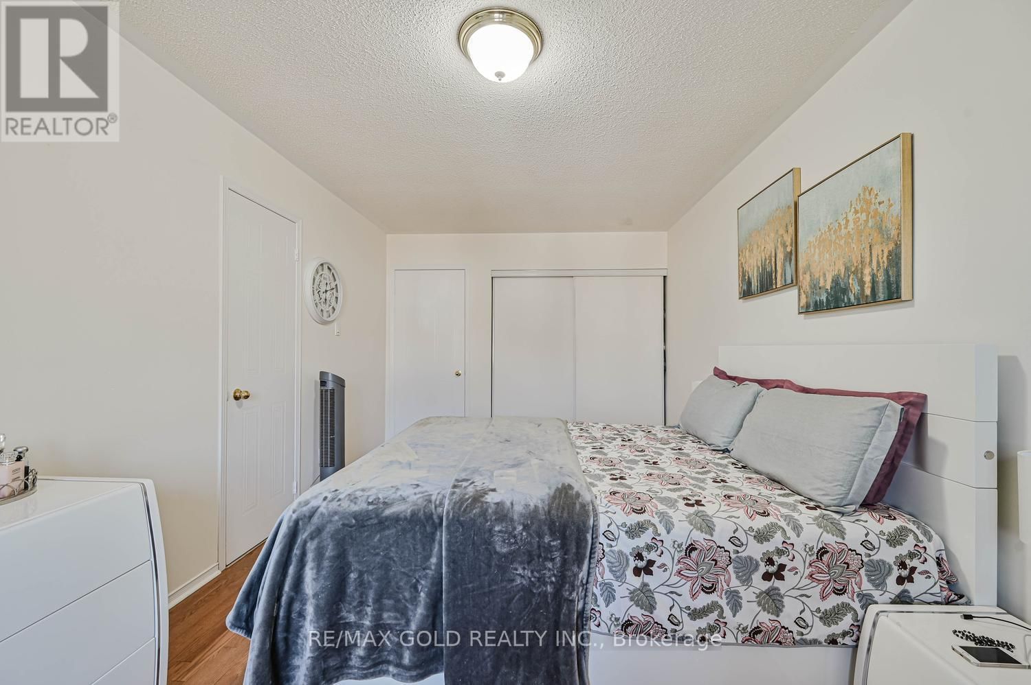 30 WICKSTEAD COURT Image 29