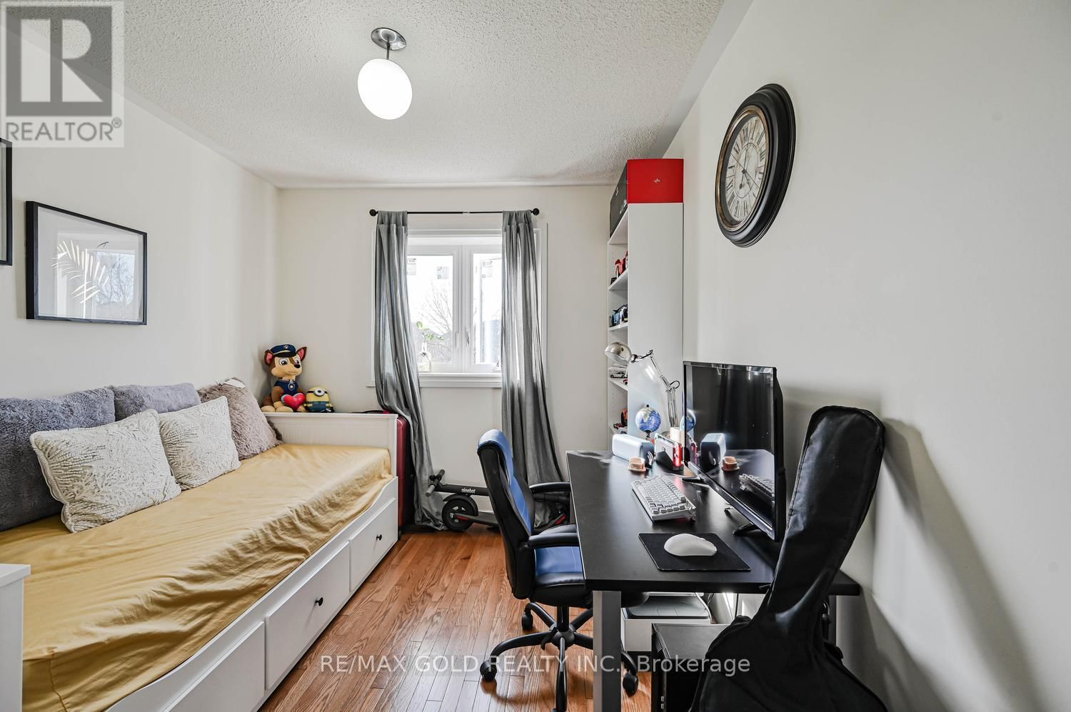 30 WICKSTEAD COURT Image 33