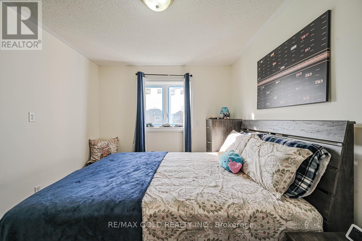 30 WICKSTEAD COURT Image 38