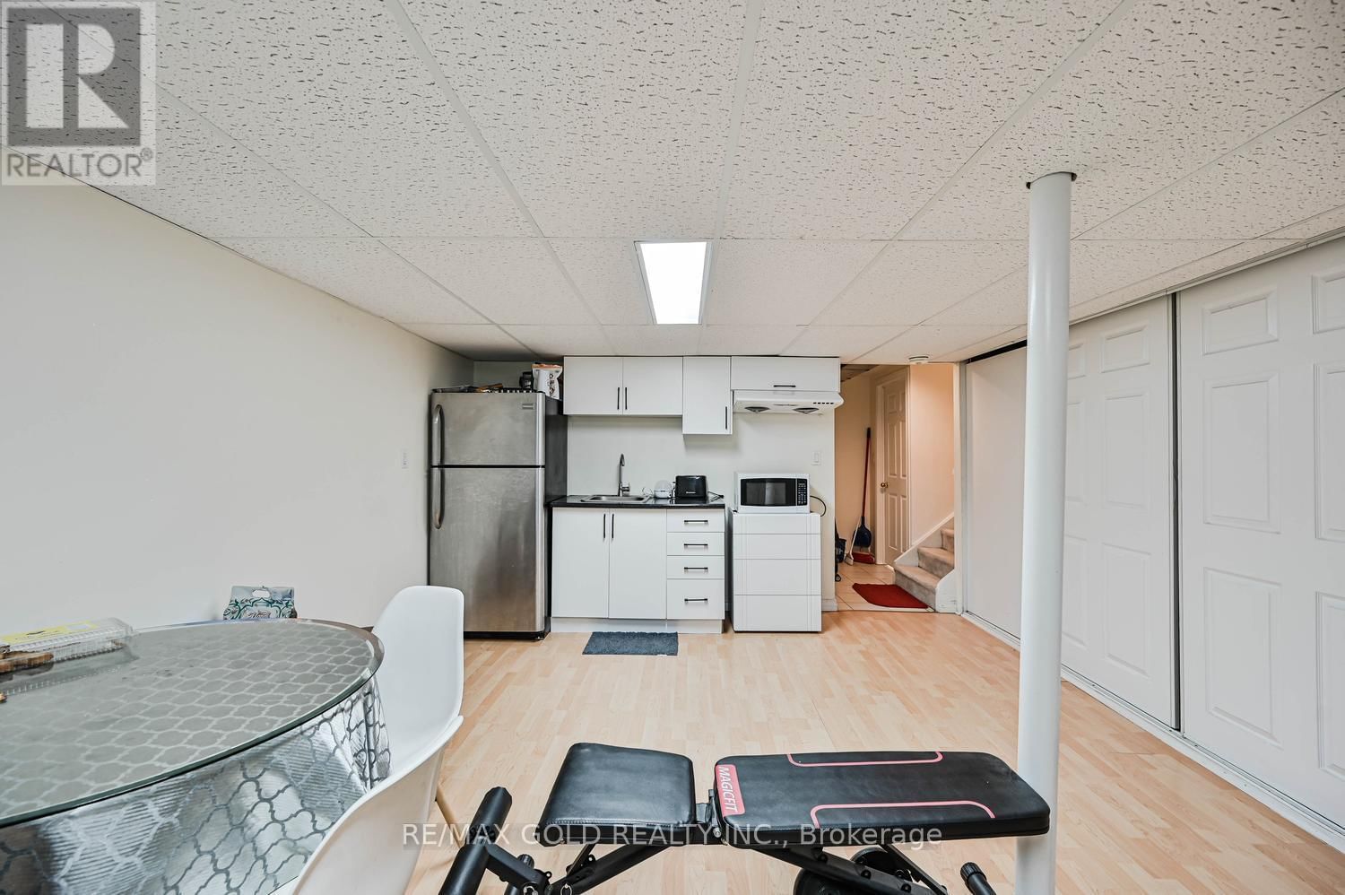 30 WICKSTEAD COURT Image 39