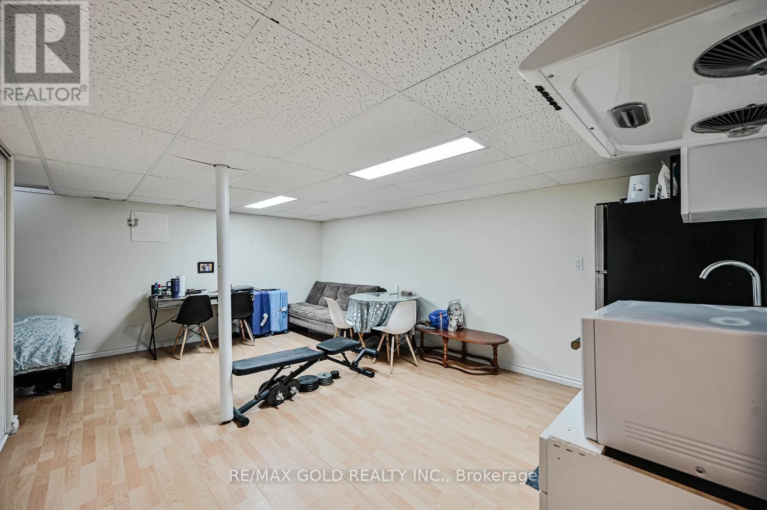 30 WICKSTEAD COURT Image 41