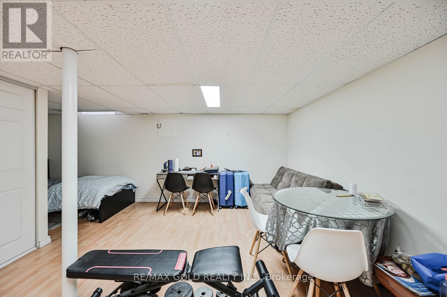 30 WICKSTEAD COURT Image 43