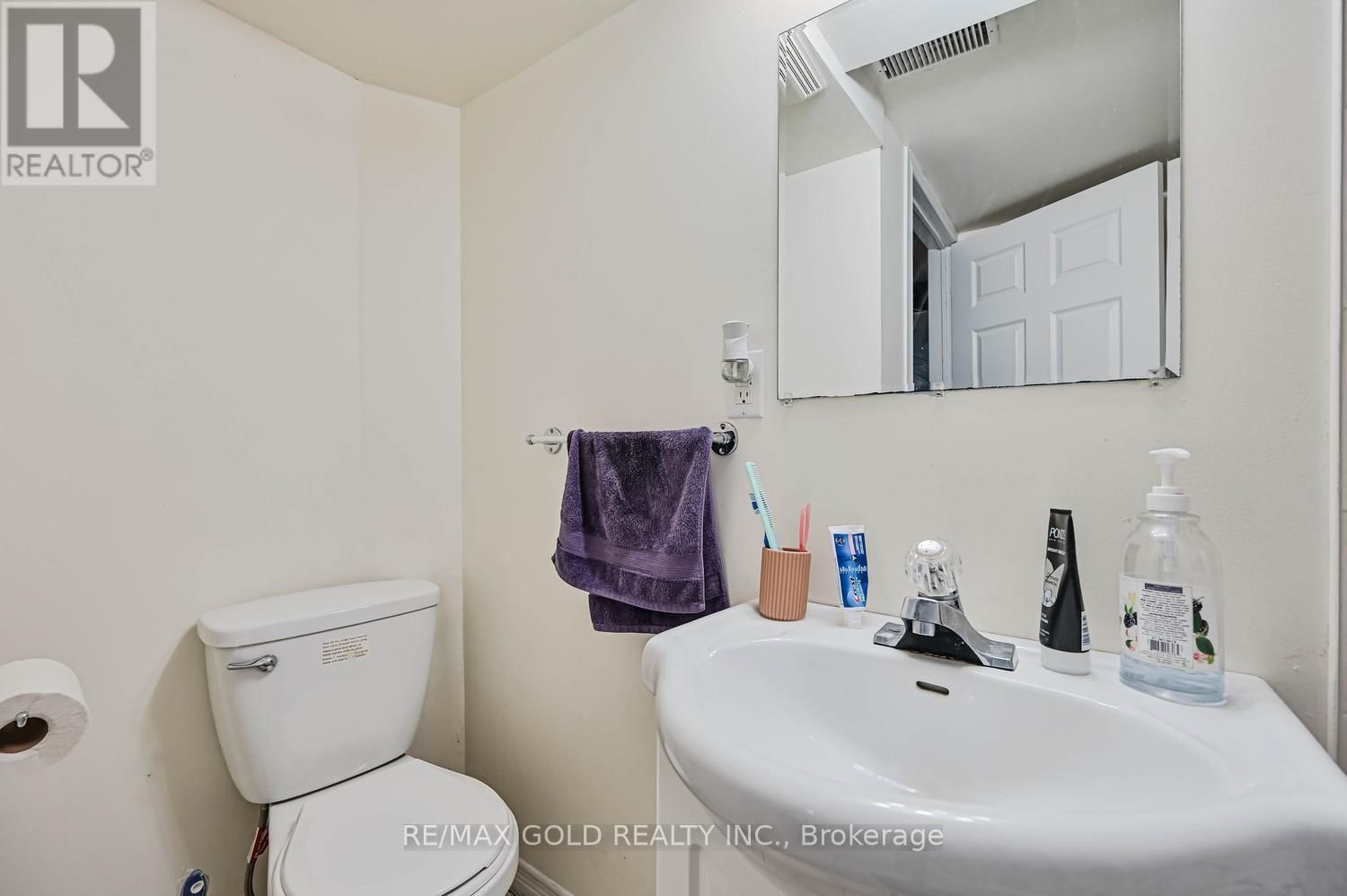 30 WICKSTEAD COURT Image 44